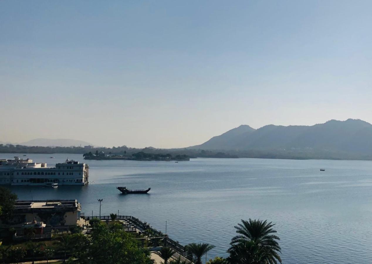 Hotel Nirvana Lakeside Udaipur Exterior foto